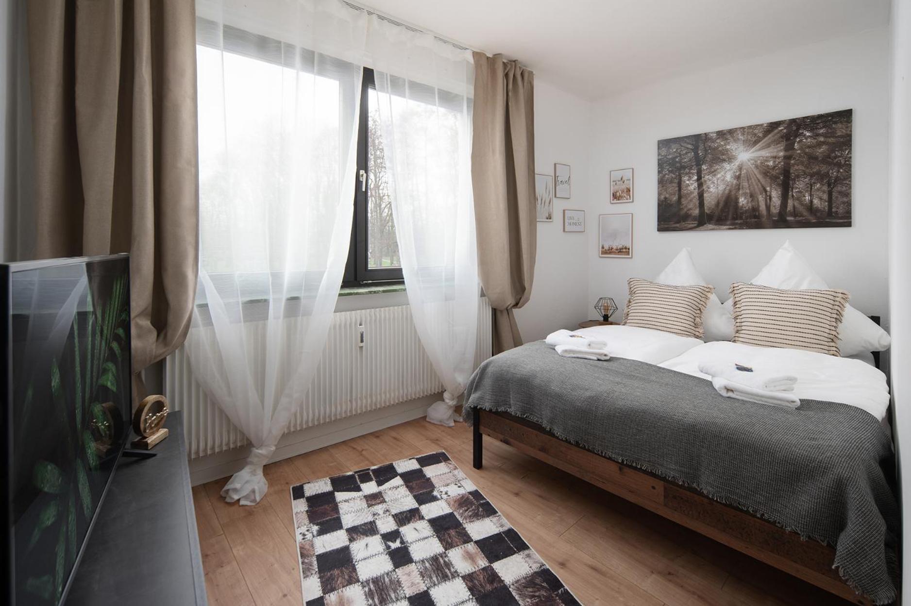 1-4 Gaeste Wohnung W-Lan, Netflix, Amazon, Parken, Arbeitsplatz, 24H Check In ,Vollausgestattet Kueche, Handtuecher Seife U,V,M Fuer Geschaeftsreisende, Paare, Familien , Swischtow Exterior foto