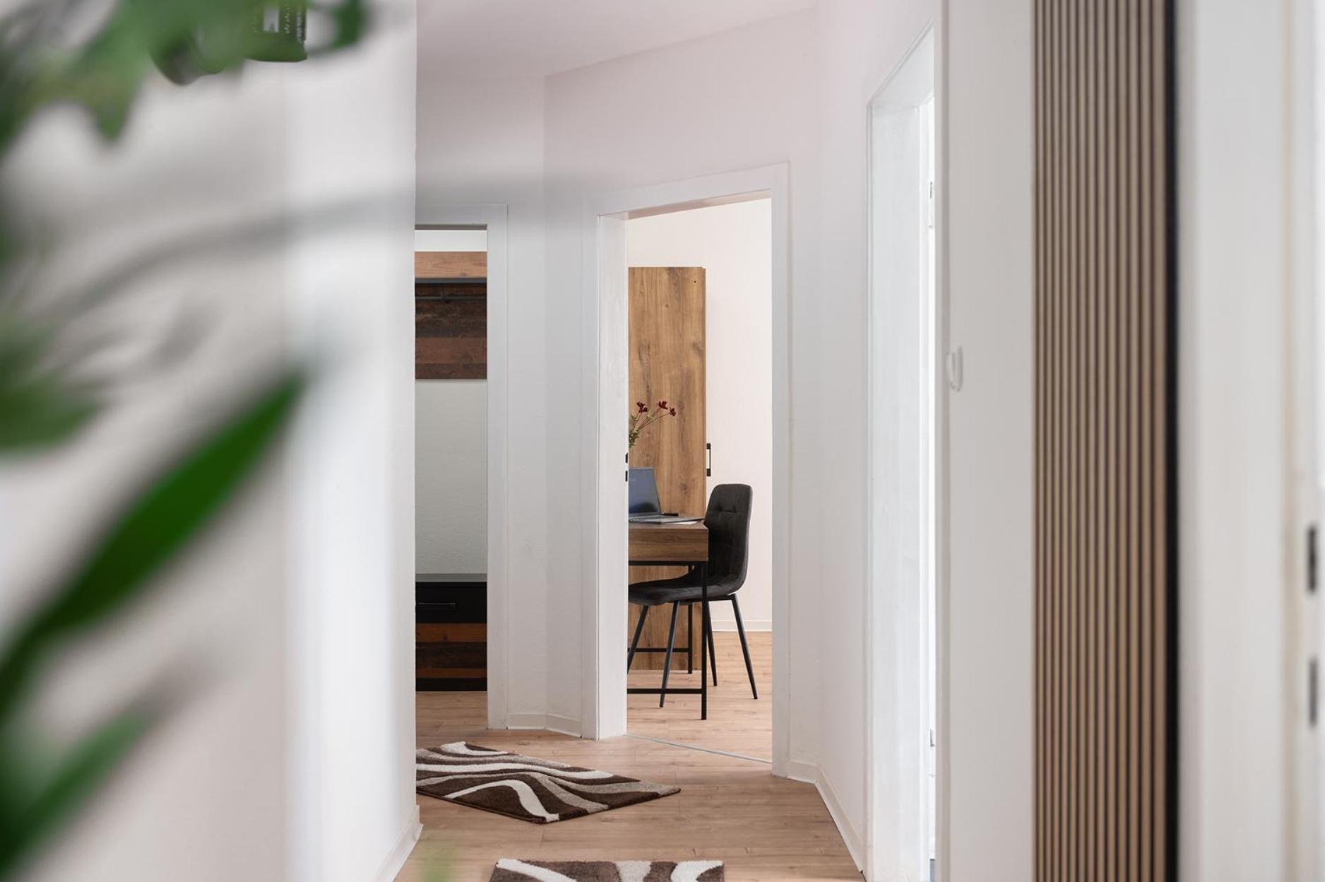 1-4 Gaeste Wohnung W-Lan, Netflix, Amazon, Parken, Arbeitsplatz, 24H Check In ,Vollausgestattet Kueche, Handtuecher Seife U,V,M Fuer Geschaeftsreisende, Paare, Familien , Swischtow Exterior foto